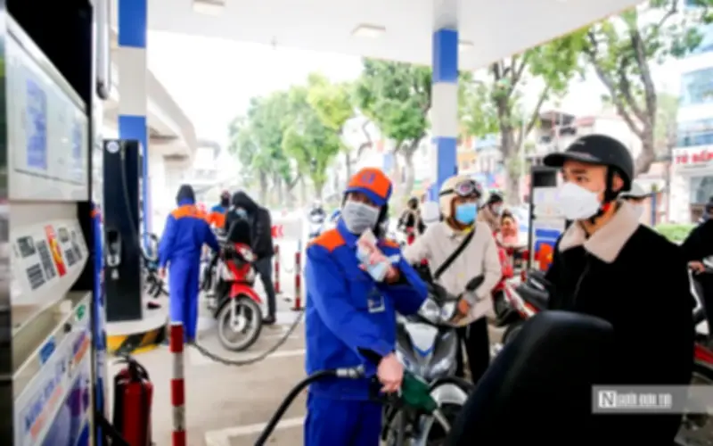 Thủ tướng chỉ đạo tăng cường giải pháp bảo đảm cung ứng xăng dầu cho sản xuất và tiêu dùng