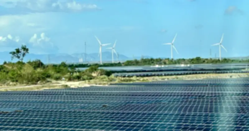 Thủ tướng chỉ thị tăng cường điện mặt trời mái nhà và tiết kiệm điện