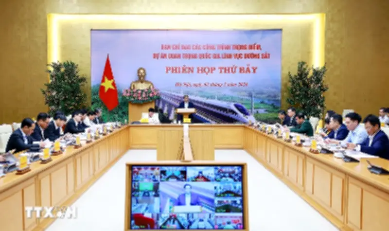 Thủ tướng chủ trì họp thường trực Chính phủ thúc đẩy triển khai các dự án đường sắt