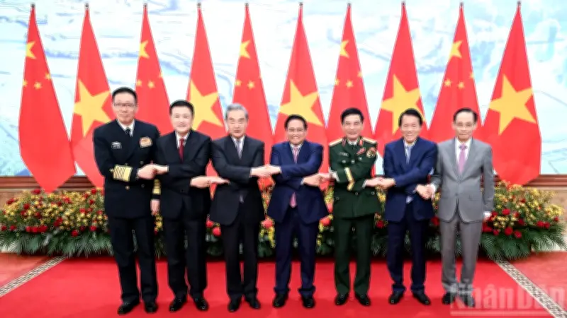 Thủ tướng Phạm Minh Chính đón tiếp các Bộ trưởng Trung Quốc, thúc đẩy hợp tác toàn diện