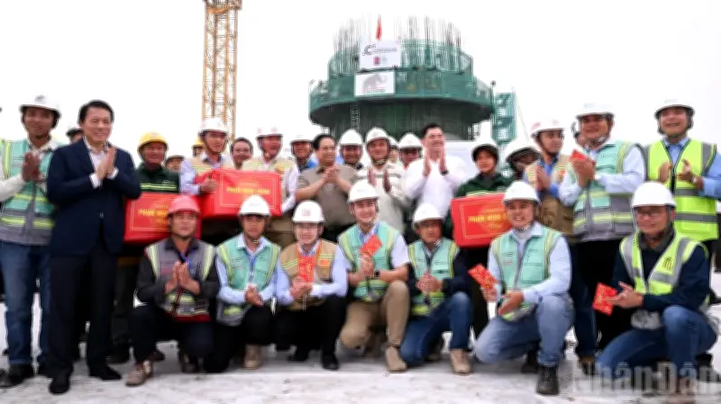 Thủ tướng Phạm Minh Chính thị sát, chỉ đạo đẩy nhanh tiến độ dự án kết nối sân bay Gia Bình