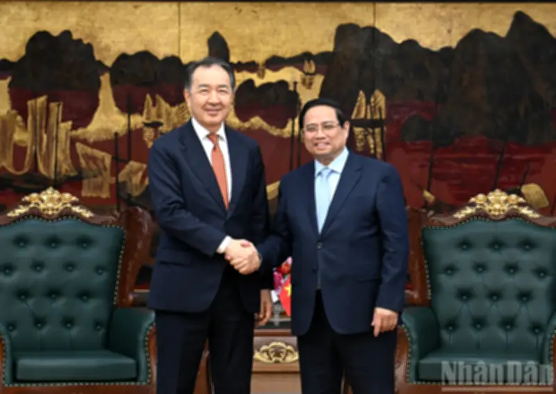 Thủ tướng Phạm Minh Chính tiếp Chủ tịch Hội đồng Ủy ban Kinh tế Á-Âu Bakytzhan Sagintayev