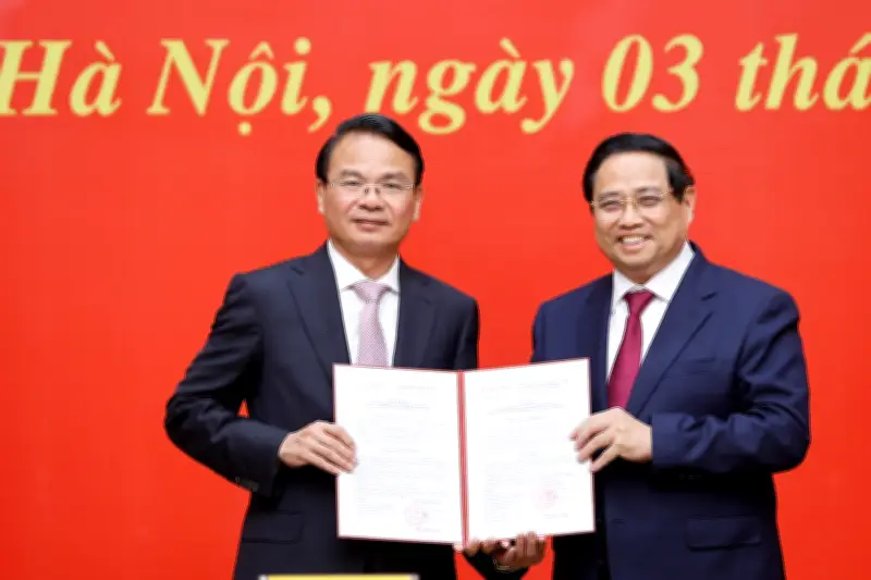 Thủ tướng trao quyết định cho 5 nhân sự mới được chỉ định, bổ nhiệm