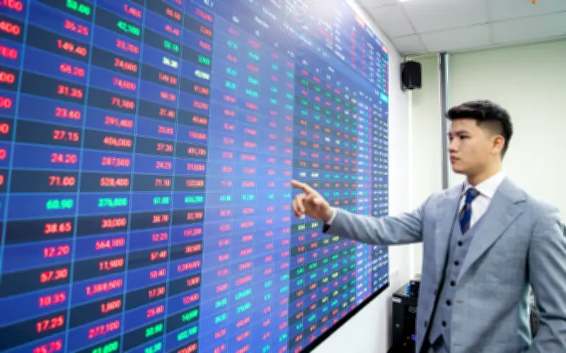 Thị trường chứng khoán hồi phục sau đợt giảm mạnh, nhà đầu tư cần thận trọng trước rủi ro địa chính trị