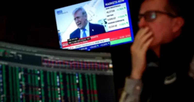 Thị trường toàn cầu chao đảo, giá dầu tăng vọt vì căng thẳng địa chính trị leo thang