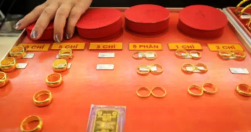 Thị trường vàng biến động mạnh: Nhà đầu tư cẩn trọng trước sóng giảm sâu