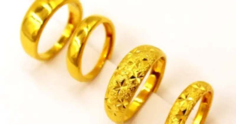 Thị trường vàng toàn cầu trong trạng thái 'cân bằng mong manh' quanh ngưỡng 5.000 USD/ounce