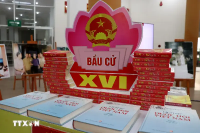 Thư viện Huế trưng bày tư liệu về bầu cử Quốc hội và Hội đồng Nhân dân