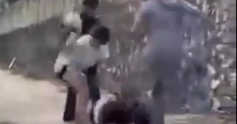 Thanh Hóa: Công an xã Hoằng Hóa xác minh clip nữ sinh bị 3 thiếu nữ đánh hội đồng dã man