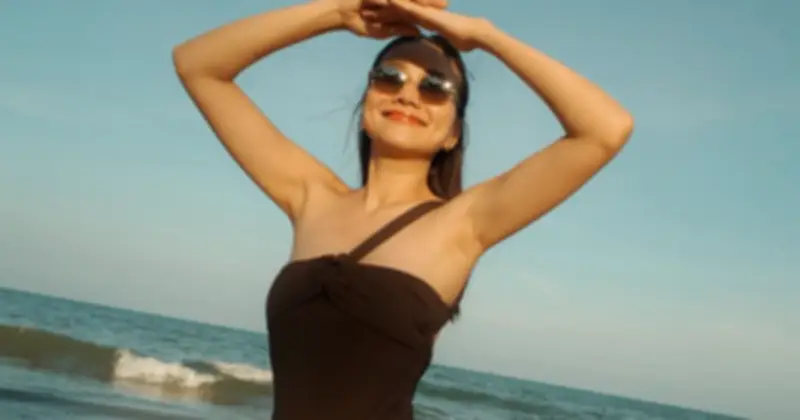 Thanh Hằng khoe vóc dáng thon gọn ở tuổi 43, tiết lộ bí quyết giữ dáng và sự nghiệp đa dạng