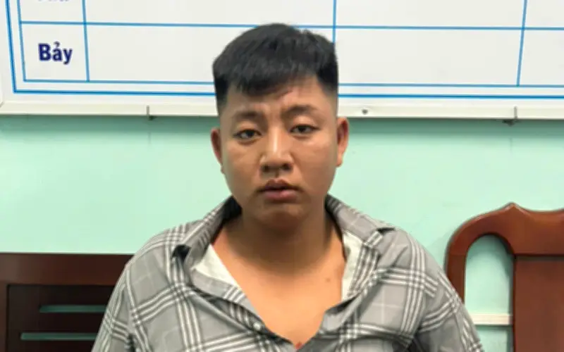 Thanh niên 22 tuổi thuê ô tô tự lái đi cướp 5 thùng bia, lĩnh án tù