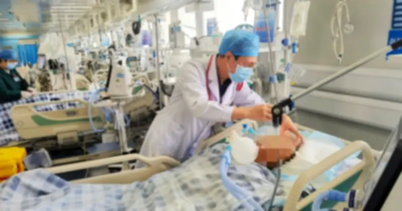 Thanh niên Trung Quốc tím tái nguy kịch vì ăn rau muối chua giảm cân