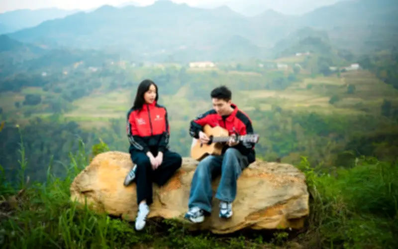 Thanh Thủy Hát 'Giao Nắng, Chuyển Yêu Thương' Giữa Vùng Cao, Lan Tỏa Yêu Thương