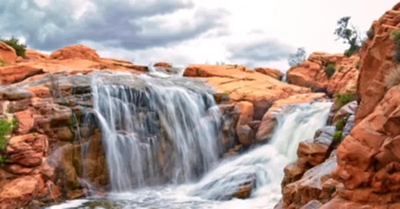 Thác Gunlock Mỹ: Hiện Tượng Thiên Nhiên Hiếm, 4 Lần Xuất Hiện Trong 15 Năm