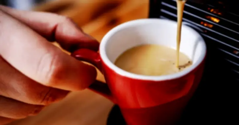 Thời điểm uống cà phê buổi sáng: Chuyên gia cảnh báo những sai lầm phổ biến gây hại sức khỏe