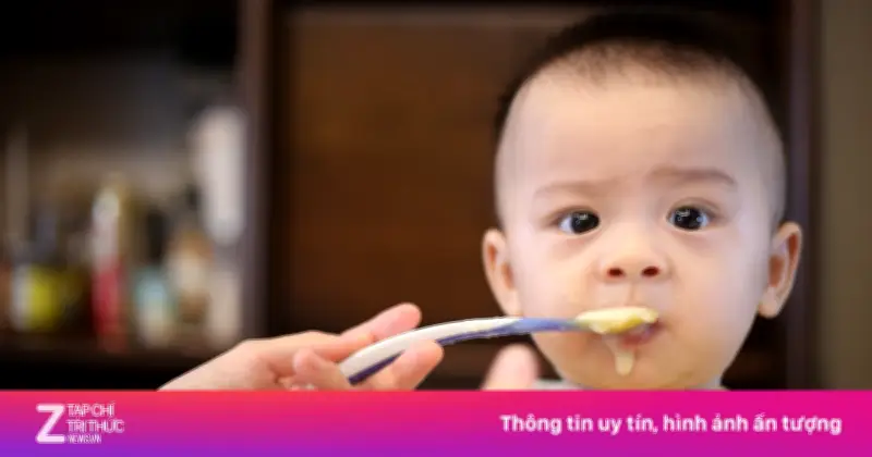 Thời điểm vàng cho trẻ ăn dặm: Tránh nguy cơ sức khỏe khi cho ăn sớm