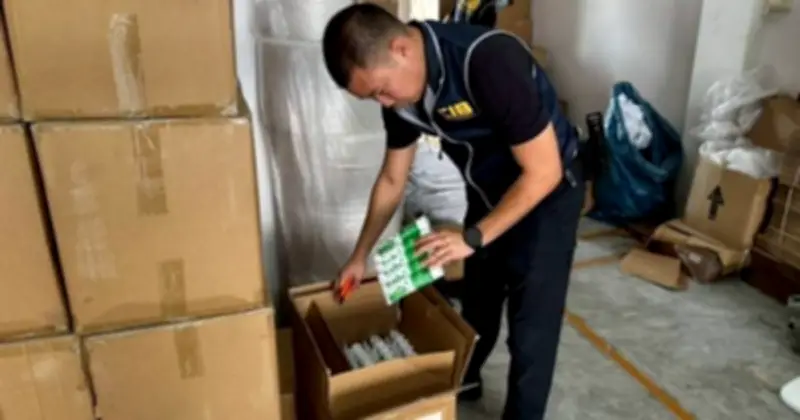 Thái Lan triệt phá kho hàng khổng lồ chứa mỹ phẩm và kem đánh răng giả, thu giữ hơn 100.000 sản phẩm