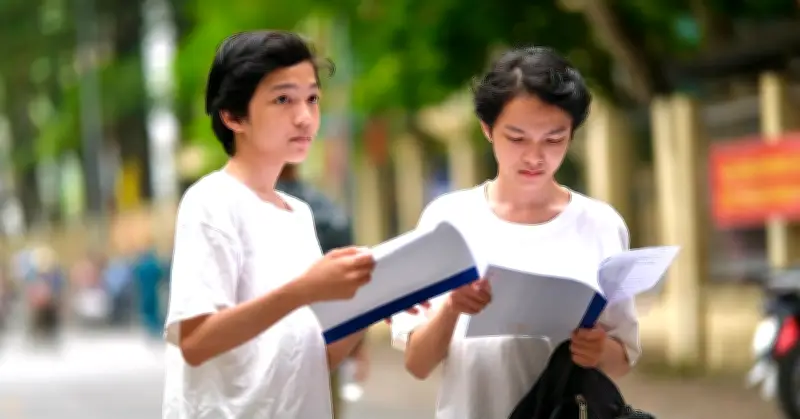 Đề thi thử vào lớp 10 môn Toán của trường THCS Thái Thịnh, Hà Nội năm 2026