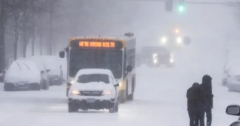 Thời tiết cực đoan tàn phá nước Mỹ: Hàng nghìn chuyến bay hủy, hàng trăm triệu người bị ảnh hưởng