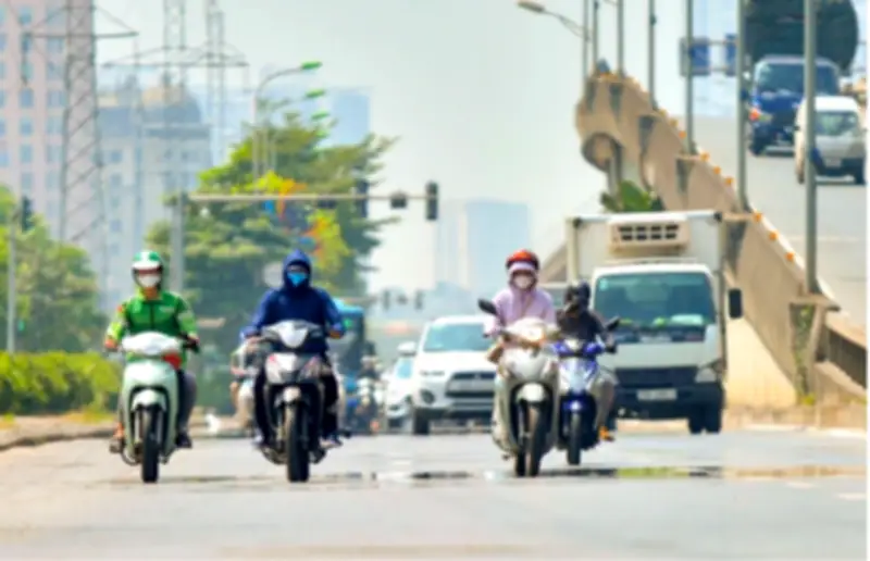 Thời tiết Việt Nam phân cực: Bắc sương mù lạnh, Nam nắng nóng gay gắt