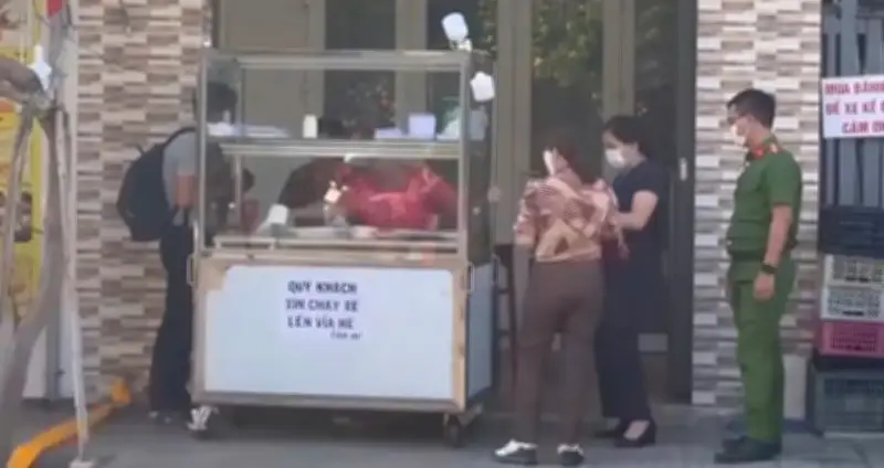 Thêm 48 người nhập viện nghi ngộ độc do ăn bánh mì tại TP.HCM