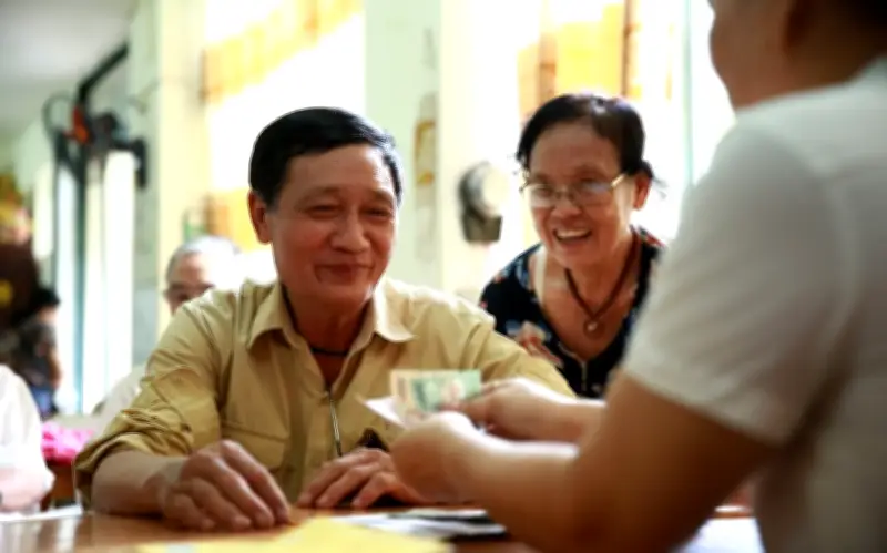 Thêm Trường Hợp Được Nghỉ Hưu Sớm Không Bị Trừ Lương Theo Quy Định Mới