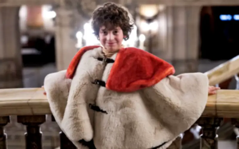 Thần đồng 10 tuổi Max Alexander làm nên lịch sử tại Paris Fashion Week