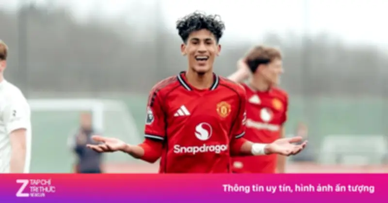 Thần đồng 15 tuổi JJ Gabriel gây ấn tượng mạnh với Mbeumo tại Manchester United