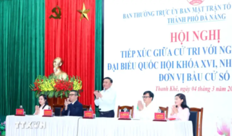 Thường trực Ban Bí thư Dương Trung Quốc dự hội nghị tiếp xúc cử tri tại Đà Nẵng