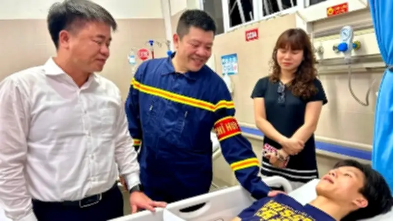 Thành phố khen thưởng 7 cá nhân dũng cảm cứu người trong vụ cháy lớn tại Hoàng Mai