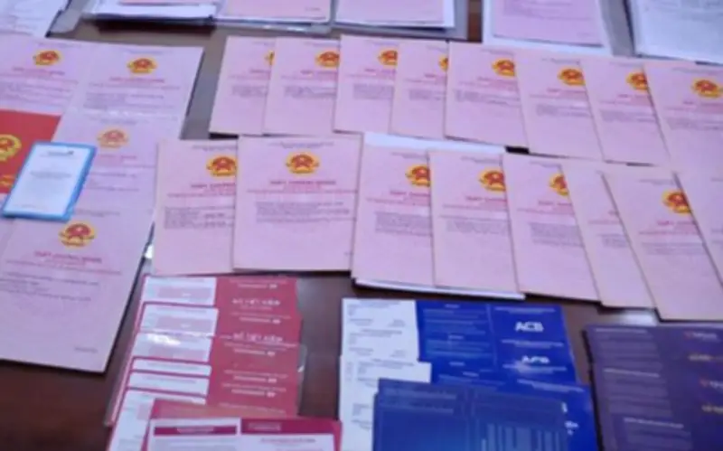 Thu giữ hàng chục tỷ đồng, hơn 1.000 miếng vàng và siêu xe trong vụ án Mr. Pips