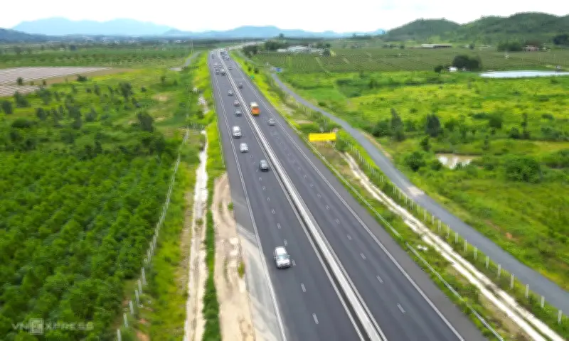 Thu phí 5 tuyến cao tốc Bắc Nam từ 22h ngày 2/3, mức phí từ 40.500 đến 519.000 đồng