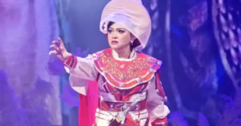 Thùy Dung - Cháu Gái NSƯT Vũ Linh Gây Tranh Cãi Khi Đóng Vai Trưng Trắc Trên Sân Khấu