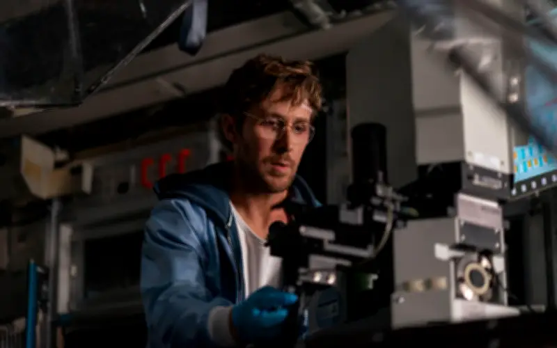 Tài tử La La Land trở thành nhân chứng sống trong phi vụ bắt đặc dị mang tính sinh tồn