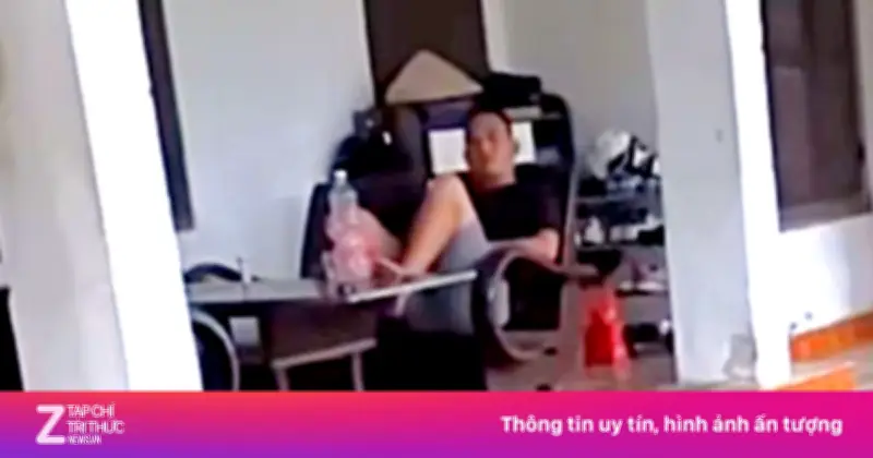 Tài xế bán tải đỗ chắn đường ở Nghệ An bị phạt 5 triệu đồng và trừ điểm bằng lái