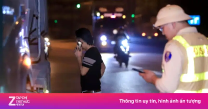 Tài Xế Gọi Điện 15 Phút Khi Bị CSGT Kiểm Tra Do Xả Bùn Đất Ra Đường