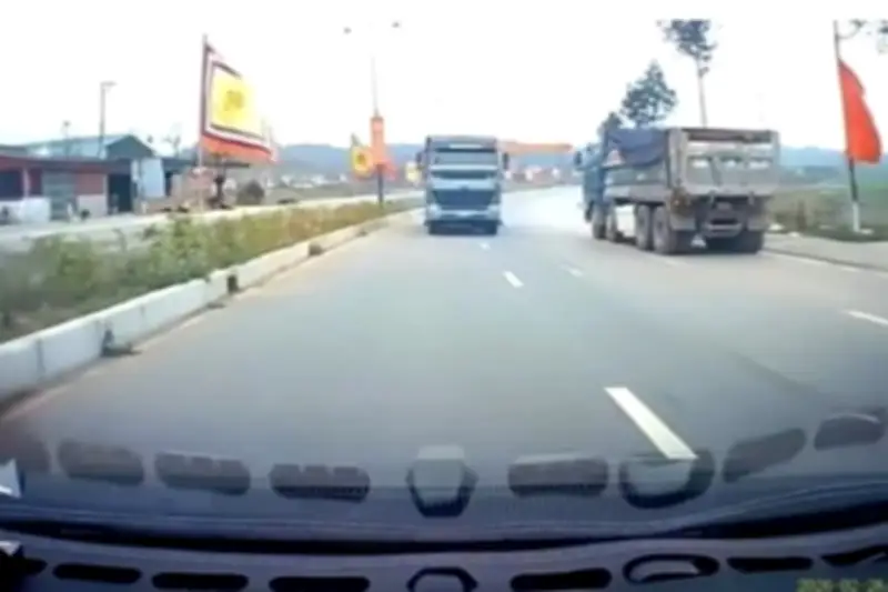 Tài xế xe ben bị phạt 19 triệu đồng vì đi ngược chiều trên đường