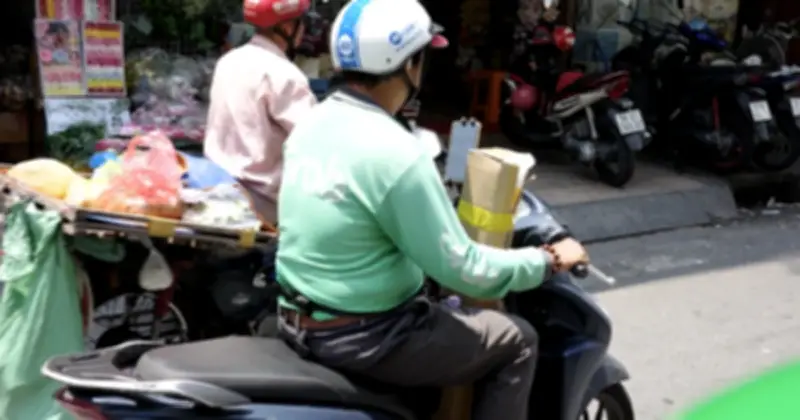 Tài xế xe xăng tắt ứng dụng hàng loạt, gọi xe công nghệ khó khăn vì giá nhiên liệu tăng