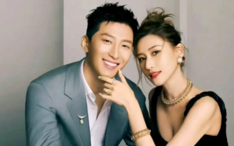 Tin đồn ly hôn Đậu Kiêu - Hà Siêu Liên bùng nổ, bà Trần Lam 'bóng gió' gây xôn xao