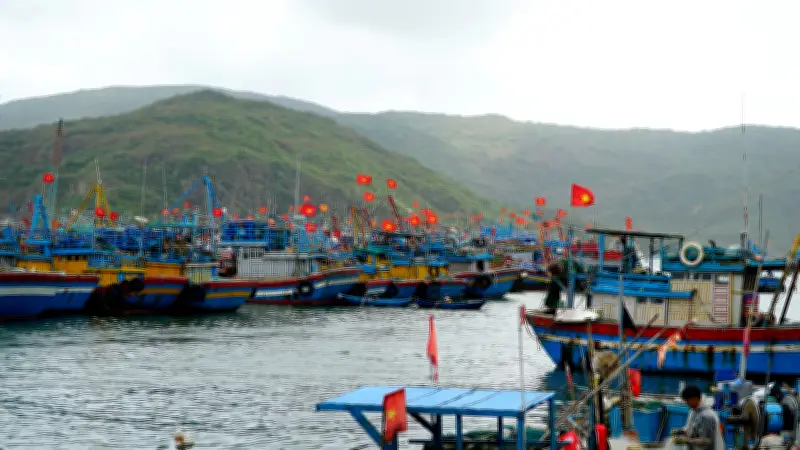 Tiếp sức cho ngư dân và người lao động thực hiện quyền công dân