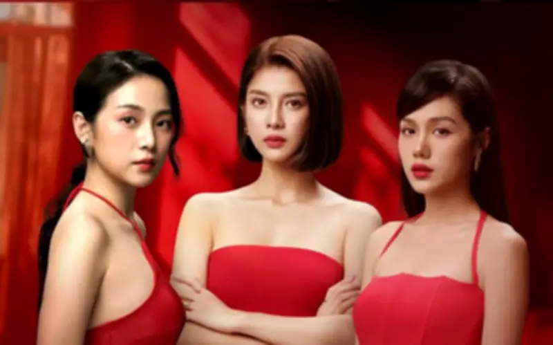 Tiểu Tâm không có lời gây chú ý bởi dáng mỹ nhân gợi cảm và chuyện ngoại tình gây cấn