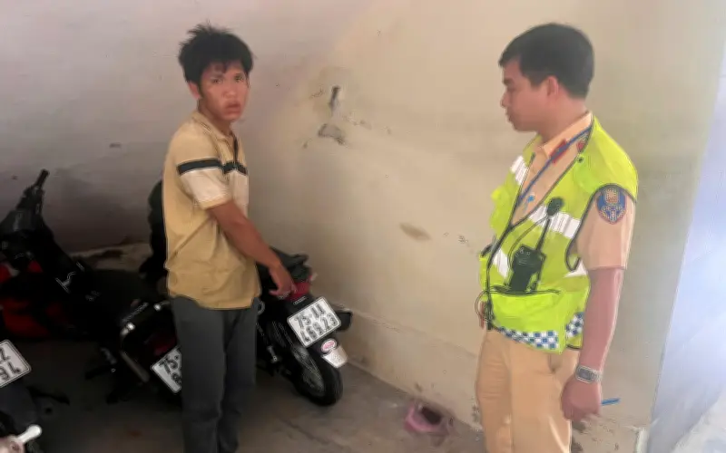 Tên Trộm Xe Chế Biến Số Bị Phát Hiện Khi Gặp CSGT Đang Tuần Tra