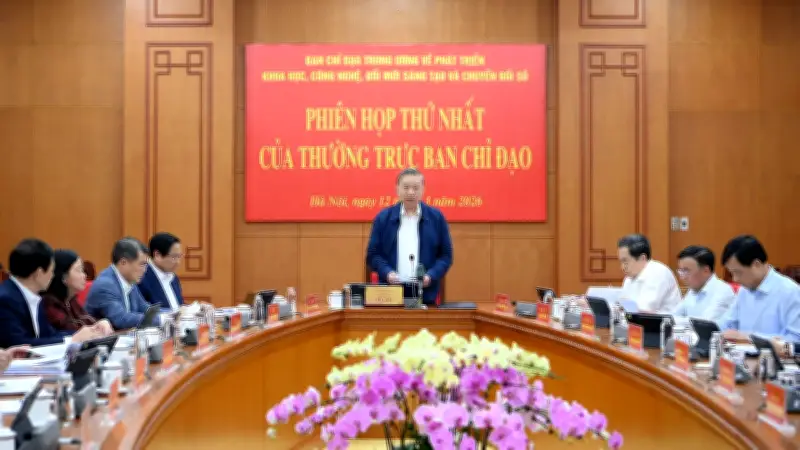 Tổng Bí thư Tô Lâm chủ trì phiên họp đầu năm về khoa học công nghệ và chuyển đổi số