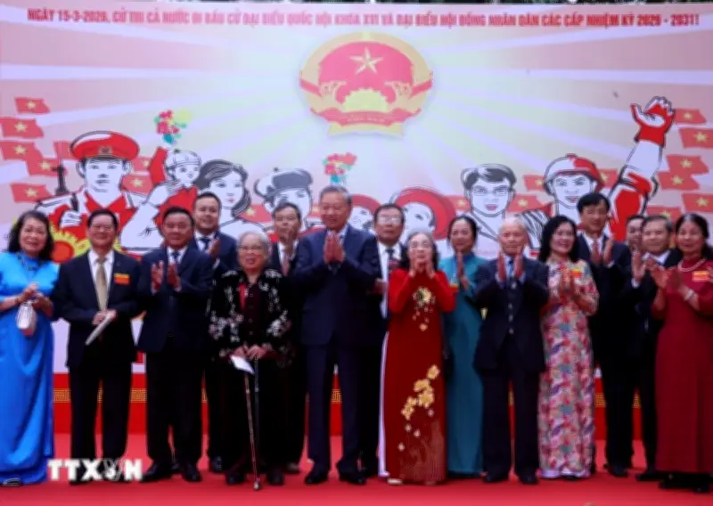 Tổng Bí thư Tô Lâm tham gia bỏ phiếu bầu cử tại phường Ba Đình