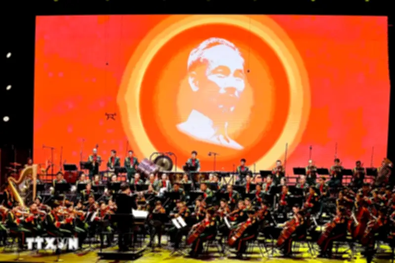 Tổng Bí thư và Chủ tịch Quốc hội dự chương trình nghệ thuật 'Thanh âm dưới ánh mặt trời'