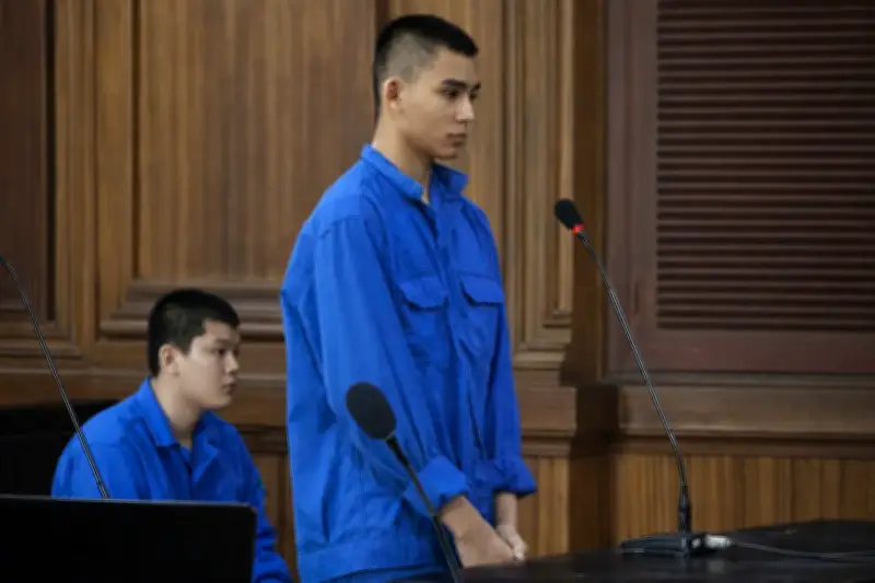 Tổng CSGT tại TP.HCM đuổi bắt 2 thanh niên trốn chạy, lĩnh án