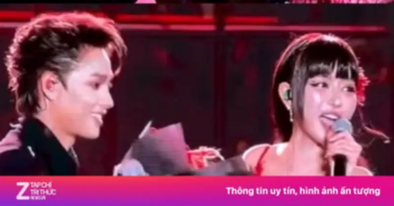 Tăng Duy Tân Tặng Hoa, Bày Tỏ Tình Cảm Với Bích Phương Trên Sân Khấu