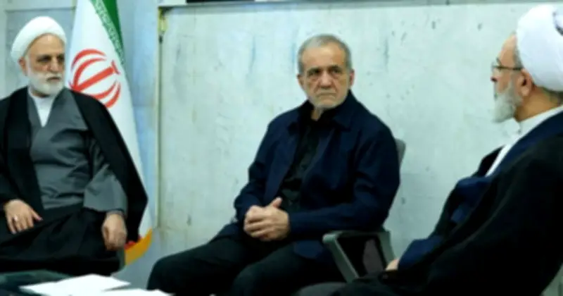 Tổng thống Iran đáp trả yêu cầu 'đầu hàng vô điều kiện' của Mỹ, xin lỗi các nước láng giềng