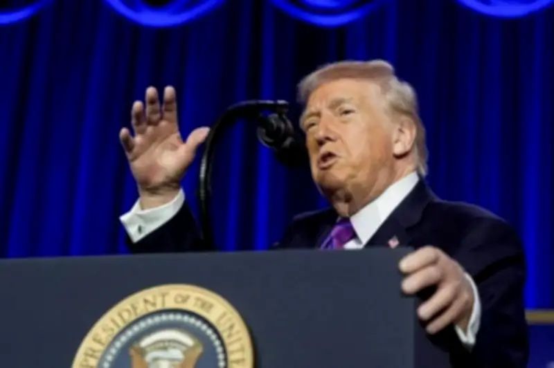 Tổng thống Mỹ tuyên bố 48 lãnh đạo Iran thiệt mạng, 9 tàu chiến bị đánh chìm