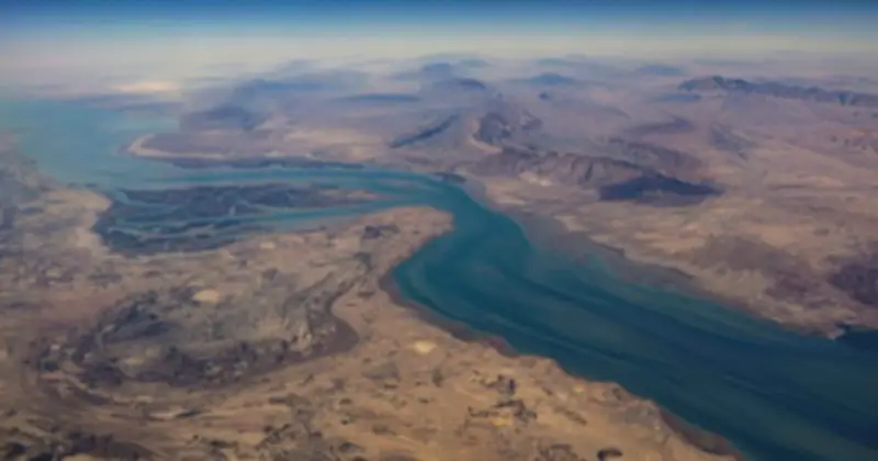 Tổng thống Trump kêu gọi liên minh bảo vệ eo biển Hormuz, các nước phản ứng thận trọng